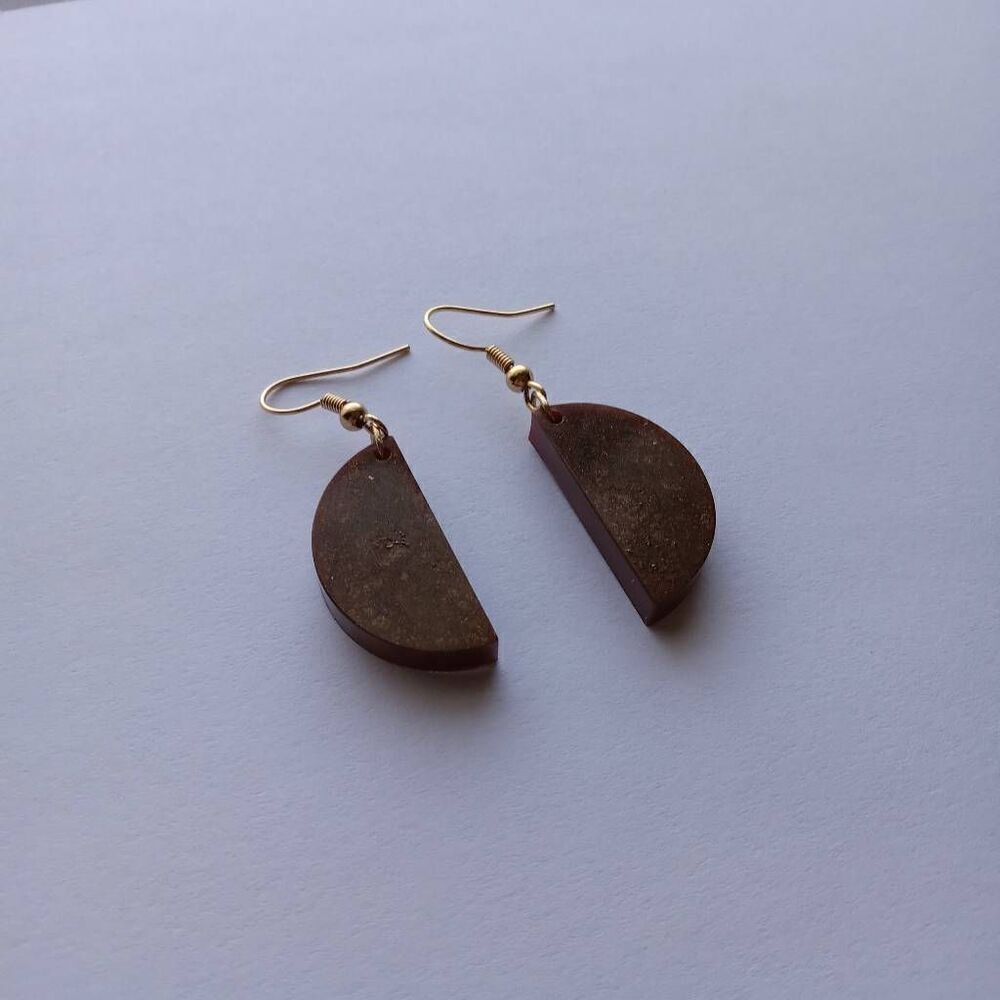5/$50 Brown resin half circle earrings - Picture 2 of 4